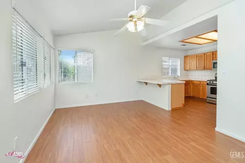 Kitchen - 910 Devonshire St, Bakersfield, CA 93312 photo 5 of 5