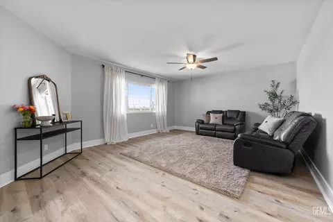 Bedroom - 17403 Beech Ave, Shafter, CA 93263 photo 1 of 3