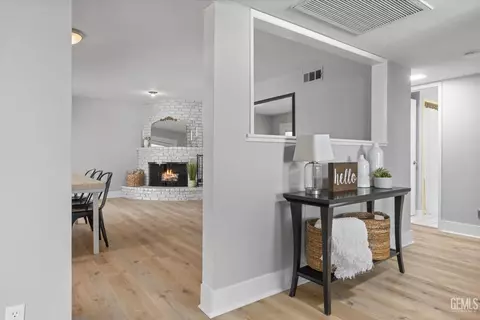 Entry Way - 17403 Beech Ave, Shafter, CA 93263 photo 1 of 1