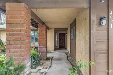 Exterior - 4021 Milo Ave, Bakersfield, CA 93313 photo 3 of 6