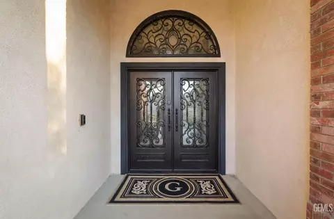 Entry Way - 15831 Johnson Rd, Bakersfield, CA 93314 photo 1 of 4