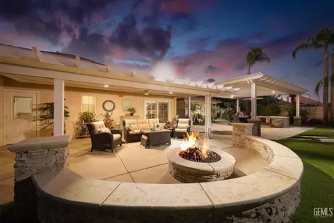 Exterior - 15831 Johnson Rd, Bakersfield, CA 93314 photo 3 of 15