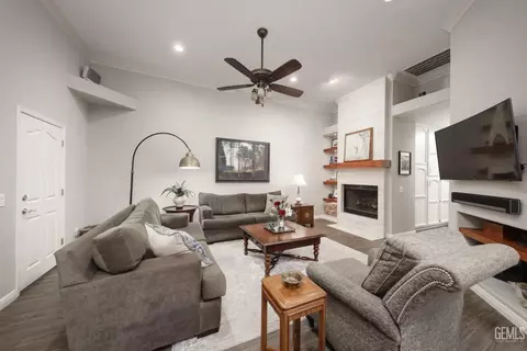 Living - 15831 Johnson Rd, Bakersfield, CA 93314 photo 1 of 1