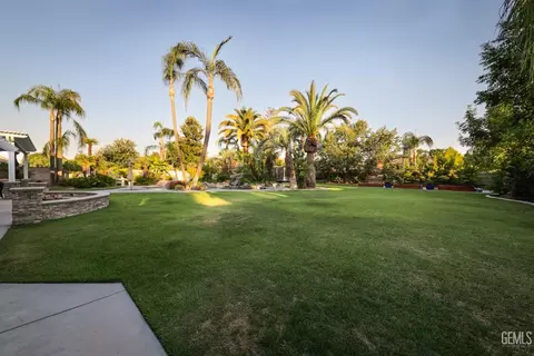 Exterior - 15831 Johnson Rd, Bakersfield, CA 93314 photo 11 of 15