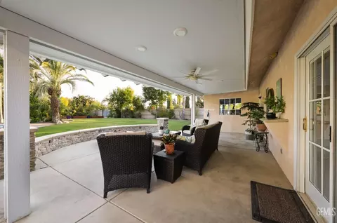 Exterior - 15831 Johnson Rd, Bakersfield, CA 93314 photo 4 of 15