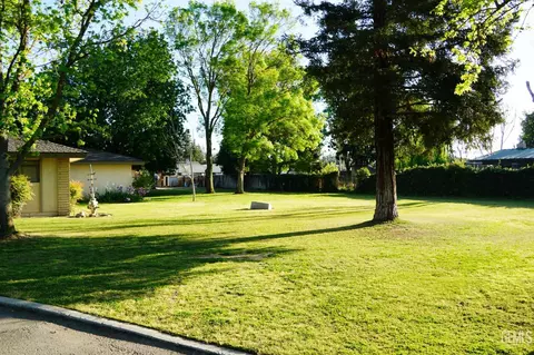 Exterior - 16403 Barton Ln, Bakersfield, CA 93314 photo 4 of 21