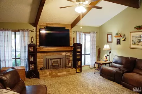 Living - 16403 Barton Ln, Bakersfield, CA 93314 photo 4 of 5