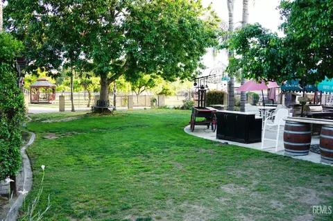 Exterior - 16403 Barton Ln, Bakersfield, CA 93314 photo 9 of 21