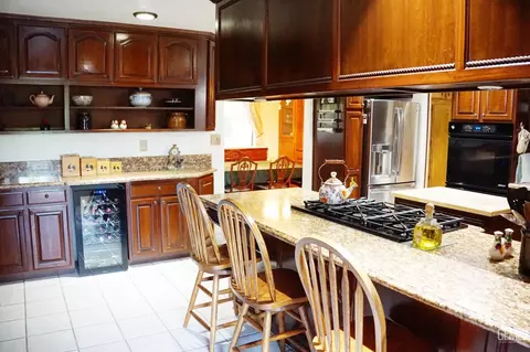 Kitchen - 16403 Barton Ln, Bakersfield, CA 93314 photo 3 of 7
