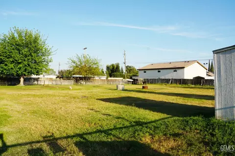 Exterior - 16403 Barton Ln, Bakersfield, CA 93314 photo 14 of 21