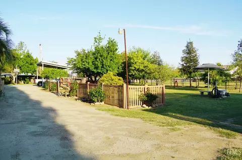 Exterior - 16403 Barton Ln, Bakersfield, CA 93314 photo 16 of 21