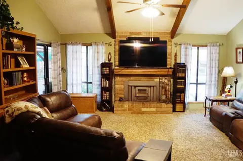 Living - 16403 Barton Ln, Bakersfield, CA 93314 photo 3 of 5