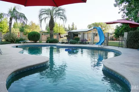 Exterior - 16403 Barton Ln, Bakersfield, CA 93314 photo 12 of 21