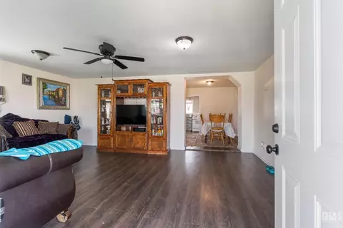 Living - 1225 E St, Wasco, CA 93280 photo 1 of 3