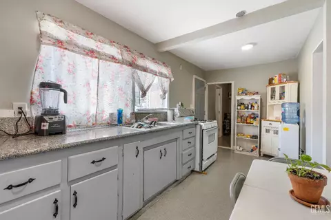 Kitchen - 1225 E St, Wasco, CA 93280 photo 2 of 4