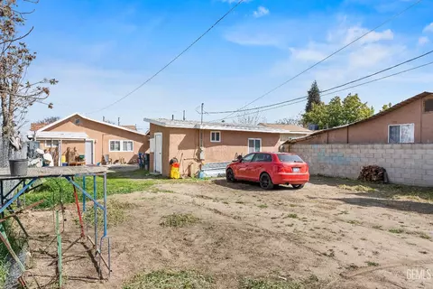 Exterior - 1225 E St, Wasco, CA 93280 photo 2 of 7