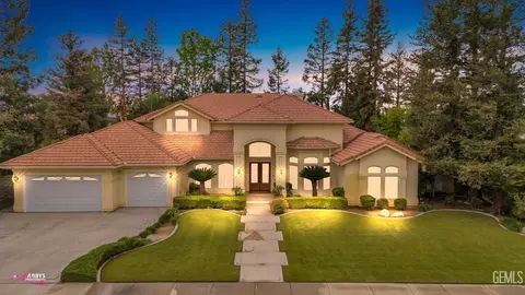 11116 Woodhall Pl, Bakersfield, CA 93311