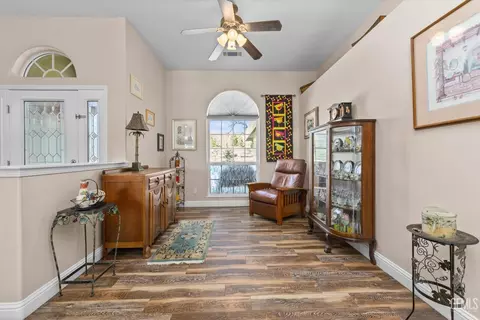 Entry Way - 24401 Jacaranda Dr, Tehachapi, CA 93561 photo 2 of 2