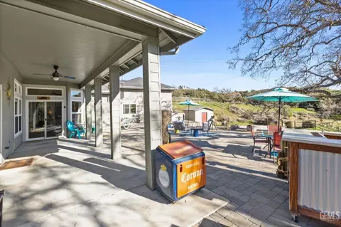View/Area - 24401 Jacaranda Dr, Tehachapi, CA 93561 photo 2 of 4