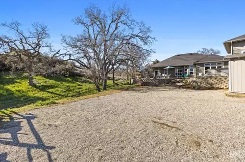 Other - 24401 Jacaranda Dr, Tehachapi, CA 93561 photo 6 of 8