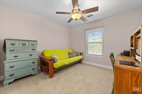 Bedroom - 24401 Jacaranda Dr, Tehachapi, CA 93561 photo 5 of 5