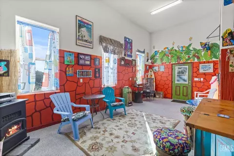 Living - 24401 Jacaranda Dr, Tehachapi, CA 93561 photo 3 of 3