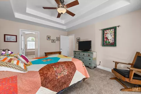 Bedroom - 24401 Jacaranda Dr, Tehachapi, CA 93561 photo 3 of 5