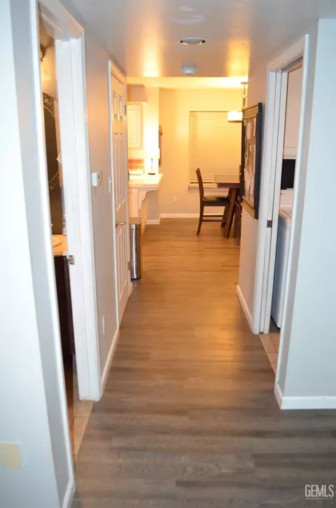 Entry Way - 305 Bree Dr, Shafter, CA 93263 photo 2 of 2