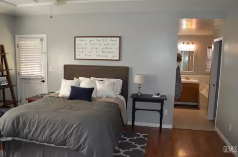Bedroom - 305 Bree Dr, Shafter, CA 93263 photo 3 of 4