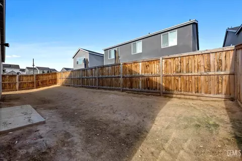 Exterior - 3304 Trail River Ln, Shafter, CA 93263 photo 5 of 8