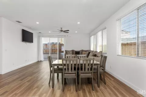 Dining - 3304 Trail River Ln, Shafter, CA 93263 photo 2 of 2