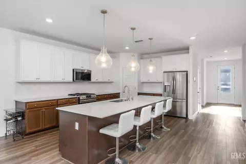 Kitchen - 3304 Trail River Ln, Shafter, CA 93263 photo 1 of 8