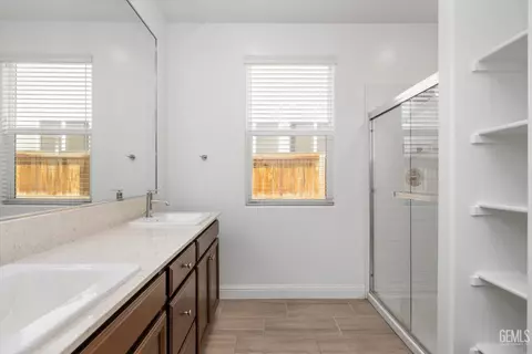 Bath - 3304 Trail River Ln, Shafter, CA 93263 photo 1 of 6