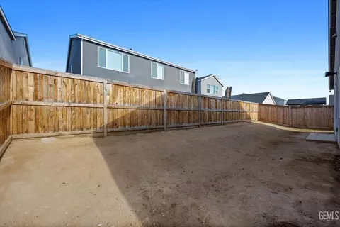 Exterior - 3304 Trail River Ln, Shafter, CA 93263 photo 8 of 8