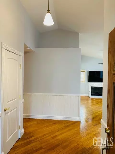 Entry Way - 7604 Stone Breakers, Bakersfield, CA 93313 photo 2 of 2