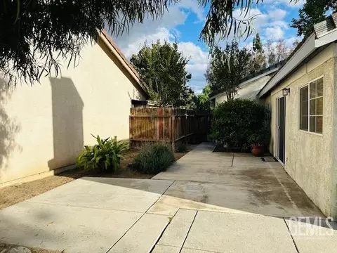 Exterior - 7604 Stone Breakers, Bakersfield, CA 93313 photo 3 of 6