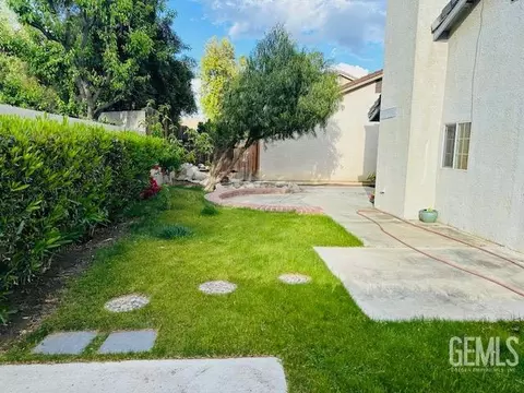 Exterior - 7604 Stone Breakers, Bakersfield, CA 93313 photo 5 of 6