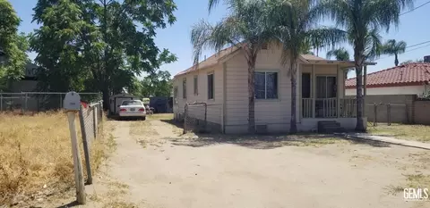 8809 Hall Rd, Lamont, CA 93241 photo 2