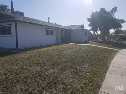 Exterior - 2115 Sunset St, Wasco, CA 93280 photo 2 of 3