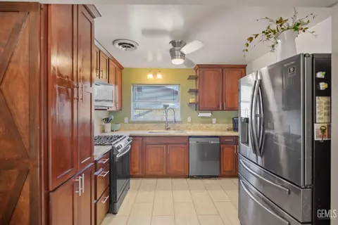 1034 Maple Ave, Wasco, CA 93280 photo 6