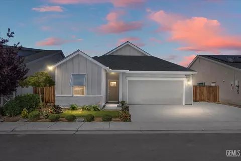 9608 Crystal Falls Ln, Shafter, CA 93263 photo 1