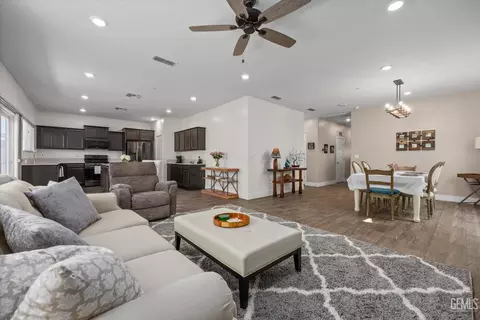 9608 Crystal Falls Ln, Shafter, CA 93263 photo 18