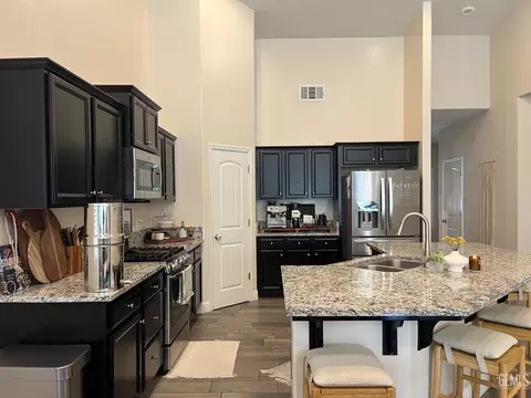 5319 Twinkle Ln, Bakersfield, CA 93313 photo 13