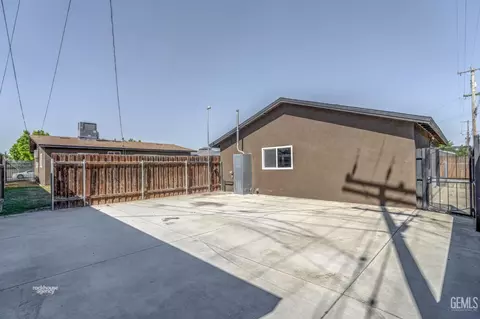 451 Mark Ave, Shafter, CA 93263 photo 12