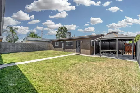451 Mark Ave, Shafter, CA 93263 photo 5