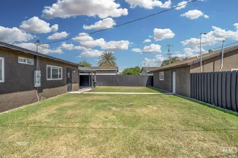 451 Mark Ave, Shafter, CA 93263 photo 3