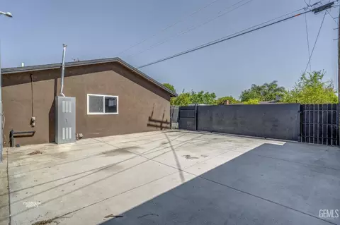 451 Mark Ave, Shafter, CA 93263 photo 11