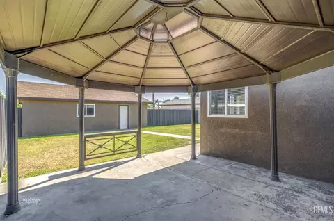 451 Mark Ave, Shafter, CA 93263 photo 8