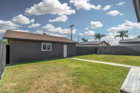 451 Mark Ave, Shafter, CA 93263 photo 6