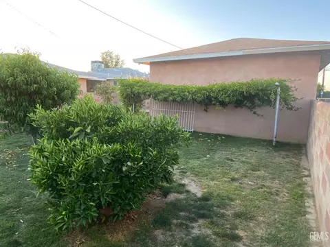 201 Trinity Ave, Bakersfield, CA 93307 photo 32